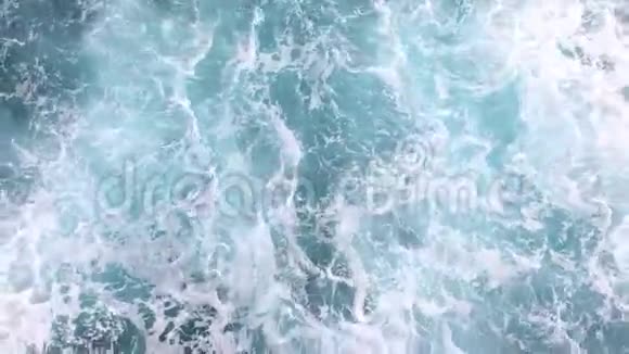 深蓝色风暴海水视频的预览图