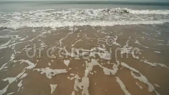 阿拉伯海在果阿海岸外的波浪潮印度视频的预览图