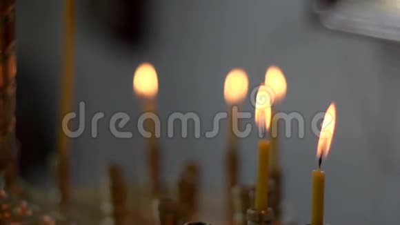 教堂蜡烛视频的预览图