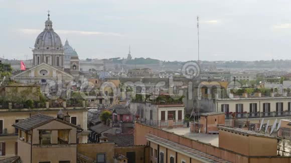 罗马中心区意大利历史建筑附近的公寓出租视频的预览图