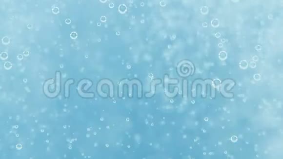 抽象蓝色背景浮水气泡通过透明墙的脚印淡水概念视频的预览图