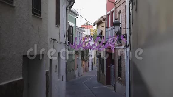 夏季节日IP西班牙美丽的街道粉色丝带视频的预览图