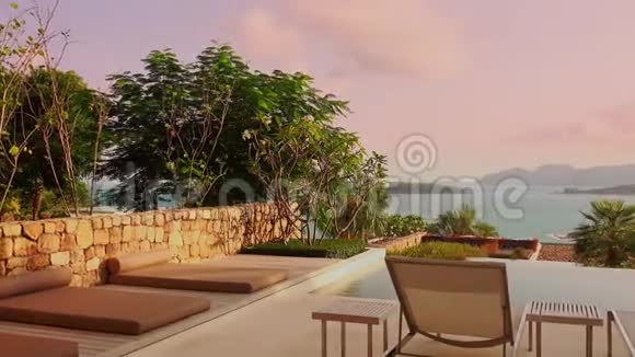 提供两张海景豪华露台的日光浴床视频的预览图