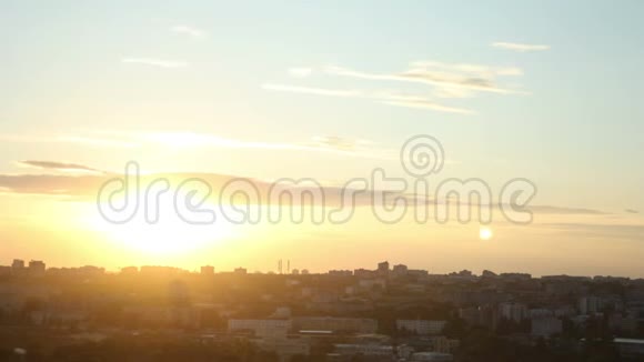 时光流逝基洛夫维亚特卡市的夏日乌云视频的预览图