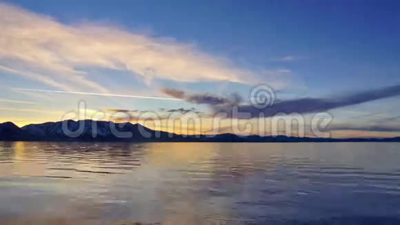 美国塔霍湖日落视频的预览图