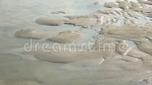 在沙滩上放松印度洋录像视频的预览图