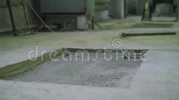 现代车间混凝土底板孔洞视频的预览图
