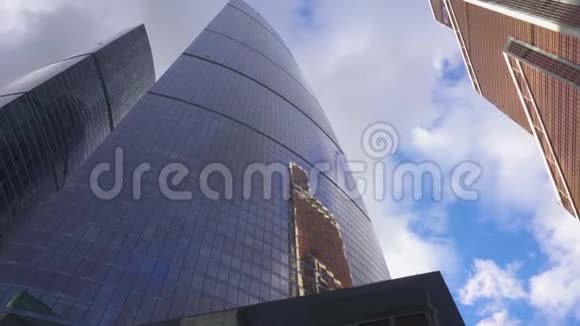 都市商业区高层建筑视频的预览图