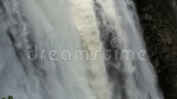 瀑布的落水视频的预览图