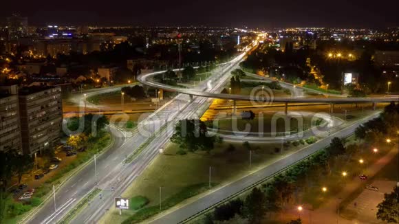 萨格勒布夜间高速公路的时间推移视频的预览图