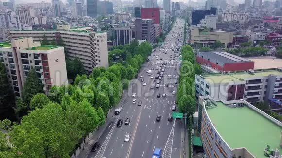 高速公路交通的摄影视频的预览图