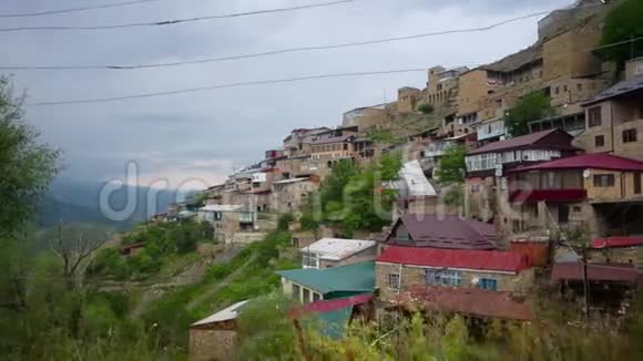 美丽的绿山在丘村视频的预览图