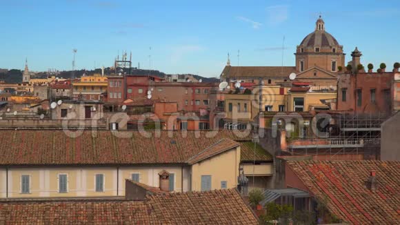 意大利罗马城市房屋的瓷砖屋顶视频的预览图