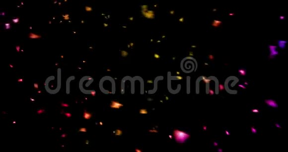 圣诞数字闪光火花多种颜色的粒子从黑色背景从顶部流出节日喜庆视频的预览图