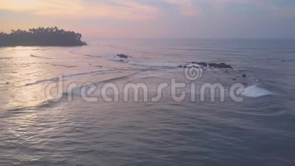 早上海洋海岸的热带全景视频的预览图