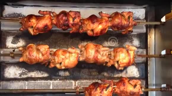 鸡扒食物烤架视频的预览图