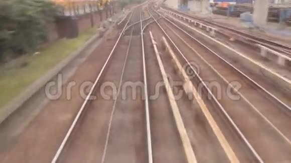铁路轨道高速行驶视频的预览图
