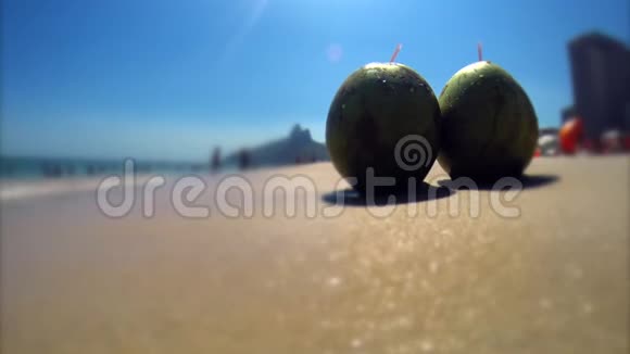 巴西里约伊帕内马海滩椰子视频的预览图