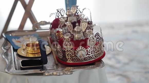 圣佩特斯堡俄罗斯2018年7月20日教堂婚礼皇冠视频的预览图