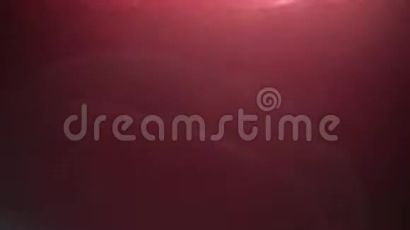 梦幻般的红色离焦元素向不同方向移动视频的预览图