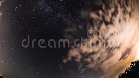 恒星时间的推移恒星云和流星的移动视频的预览图