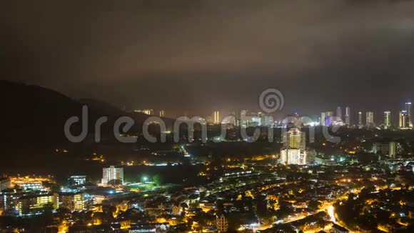 马来西亚时间推移的槟城夜间风暴空中景观视频的预览图