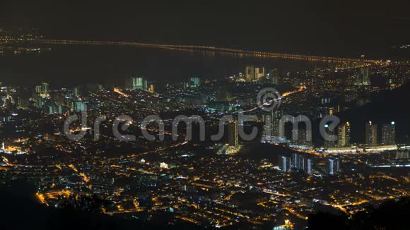 马来西亚时间推移的槟城夜间空中景观视频的预览图