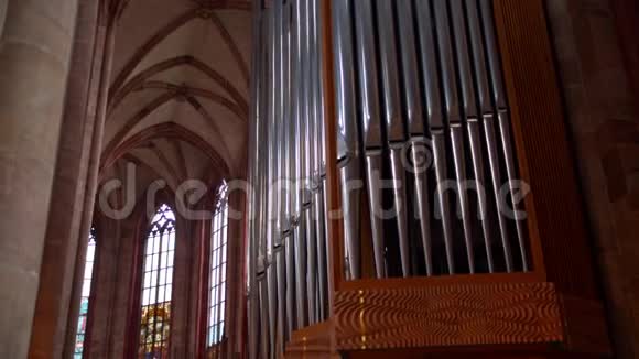 教堂里的管风琴视频的预览图