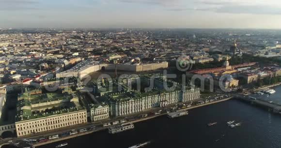圣彼得堡俄罗斯皇宫广场的鸟瞰图视频的预览图