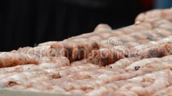 烤架上的阿根廷奶油绒毛视频的预览图