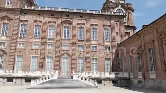 意大利维纳里亚雷亚尔的皇家宫殿古典典雅的花园视频的预览图