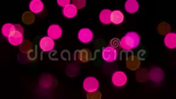 彩色波克与离焦花环圣诞灯离焦后台视频的预览图