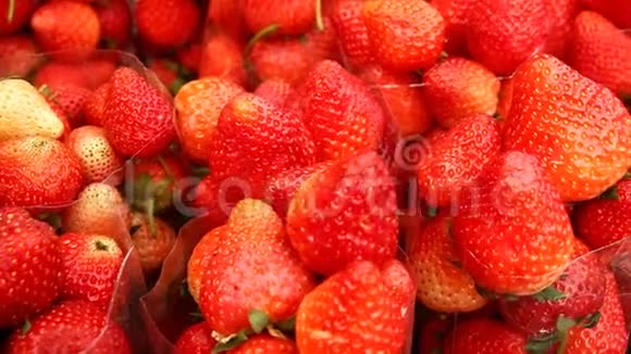 塑料袋里的草莓视频的预览图