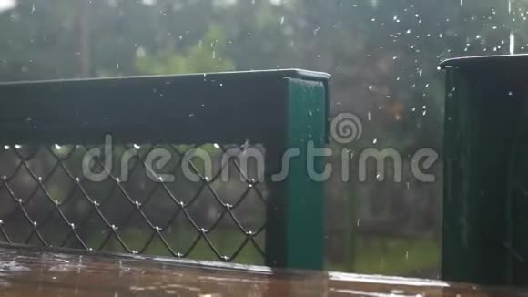 秋雨城的地方视频的预览图