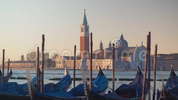 意大利威尼斯的敞篷船视频的预览图
