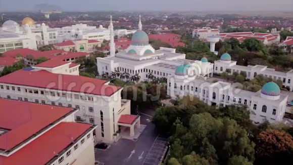 从俯视图看马来西亚基达的AlBukhary清真寺视频的预览图