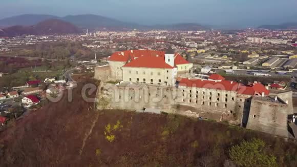 中世纪古堡PalanokMukachevoTranscarpathia乌克兰视频的预览图