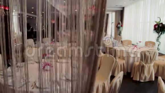 餐厅的内部场景传统典雅的窗帘餐厅内部背景时髦的休息室视频的预览图