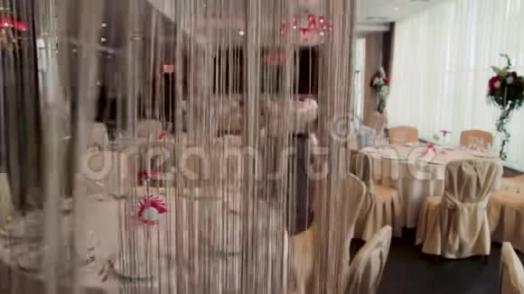 餐厅的内部场景传统典雅的窗帘餐厅内部背景时髦的休息室视频的预览图
