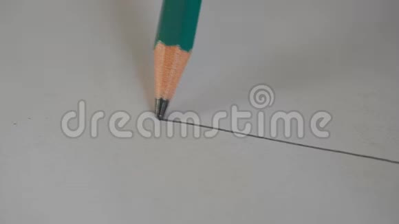艺术家们用手画木铅笔写字线视频的预览图
