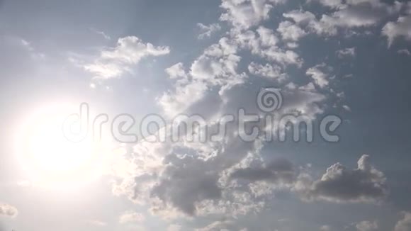 太阳天空云彩视频的预览图