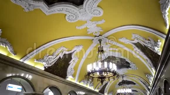 莫斯科Komsomolskaya地铁圈线大厅视频的预览图