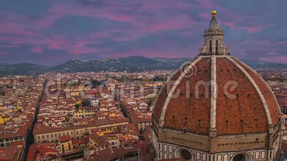 圣玛丽亚德尔菲奥雷和意大利佛罗伦萨的红色屋顶视频的预览图