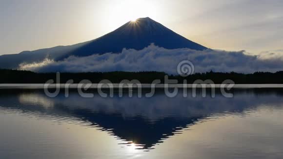 钻石山来自日本塔努基湖的富士视频的预览图