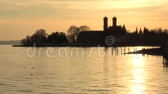 在日落时分城堡教堂视频的预览图