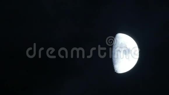 夜晚的月亮之光视频的预览图