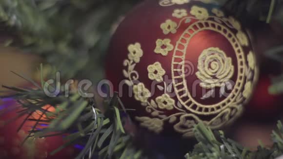 手工制作圣诞节和新年装饰摘要模糊的博克假日背景眨巴一下加兰圣诞树视频的预览图