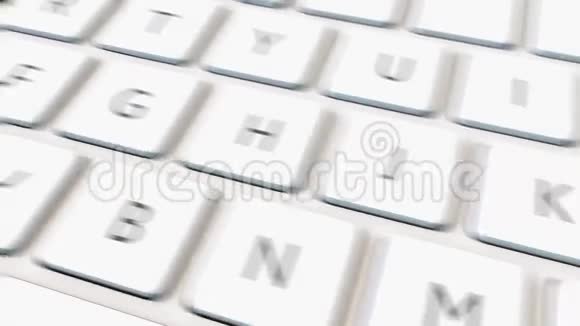 白色电脑键盘和红色更新键概念4K剪辑视频的预览图