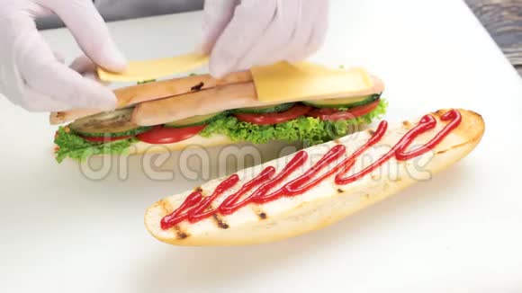 双手做三明治视频的预览图