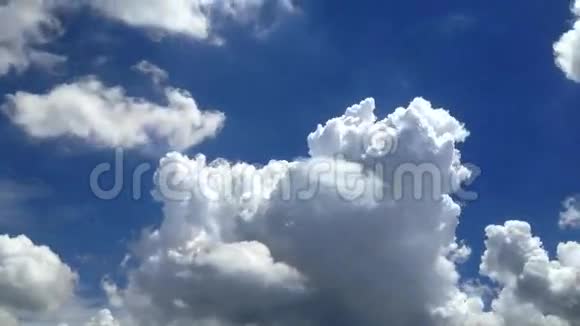 云和天空的时间流逝视频的预览图